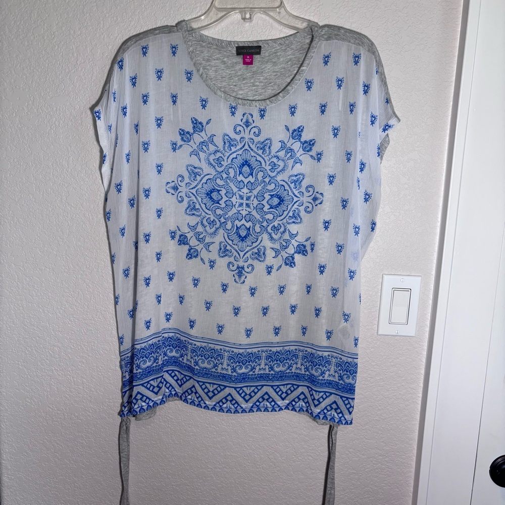 Vince Camuto‎ Gray and White Cap Sleeve Blouse